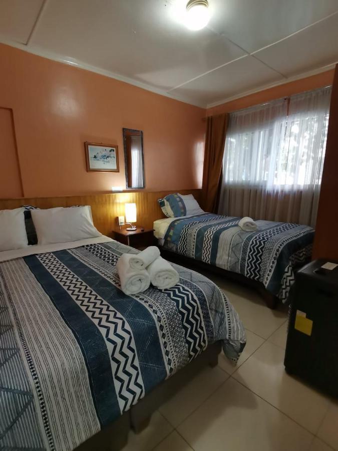 Hostal Las Heras Temuco Esterno foto